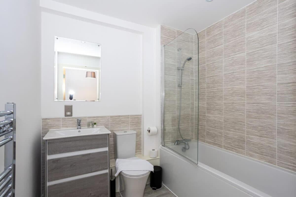 Smart 1 Bedroom In Salford Apartamento